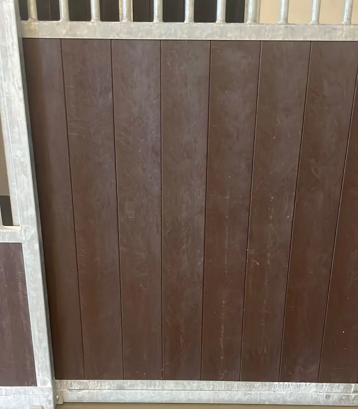 Kunststoffregale Braun